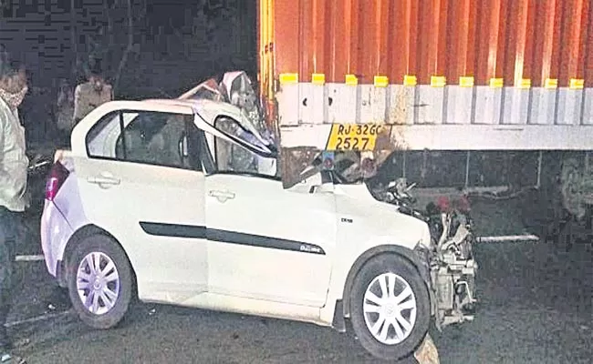 Shamirpet: 3 People Died In Road Accident Near ORR - Sakshi