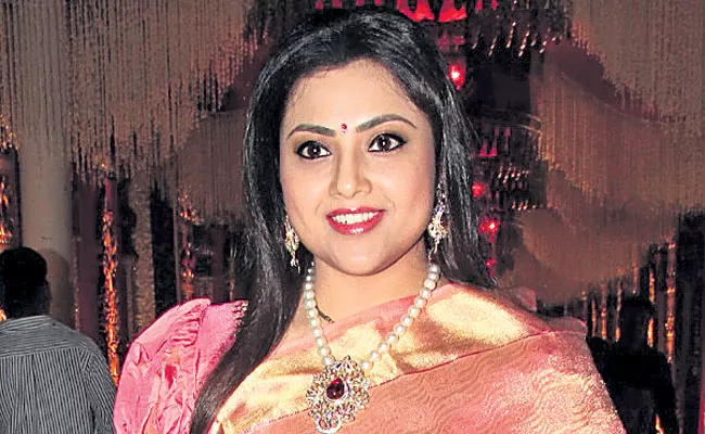 Meena Join Sets Of Drishyam 2 Telugu Movie Shooting - Sakshi