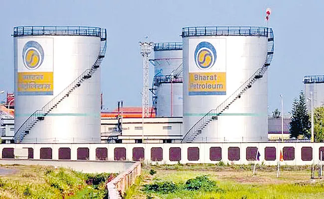 Oil India, Engineers India And Assam Govt To Pick Up BPCL - Sakshi