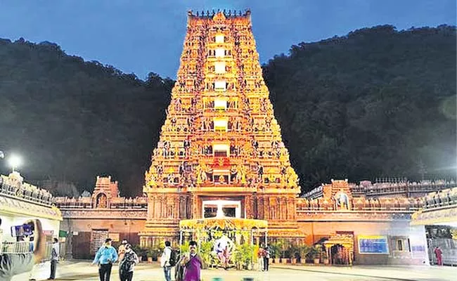 Changes In Visit Times Of Vijayawada Durga Temple - Sakshi
