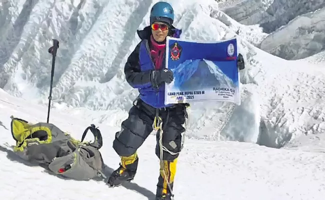 CID Radhika mountaineering in Nepal too - Sakshi