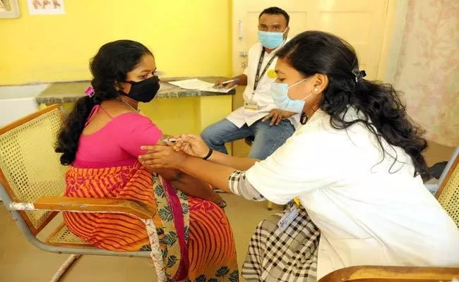 Share Vaccination Picture With Interesting Tagline Win Rs 5000 - Sakshi