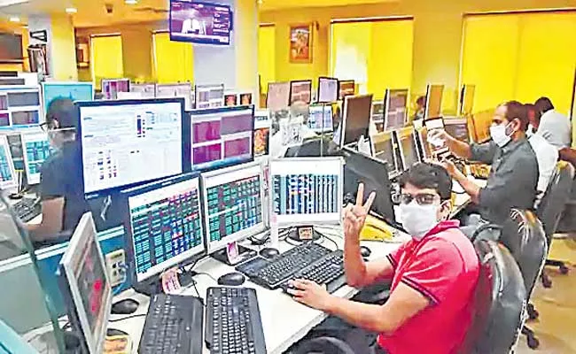 RBI liquidity measures lift Sensex by 424 pts Nifty ends at 14618 - Sakshi