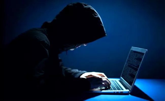Hyderabad Person Cheated By Cyber Criminals - Sakshi