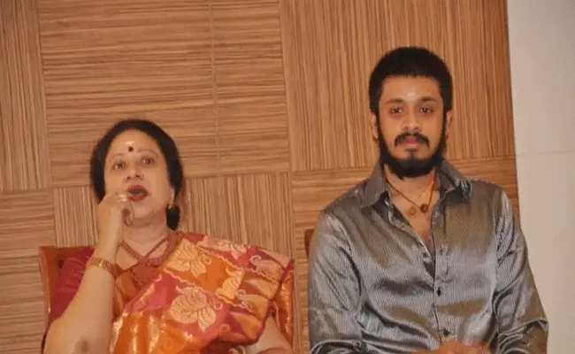Jaya Chitra Said Madras High Court Decline All Cases On Her Son Amresh - Sakshi