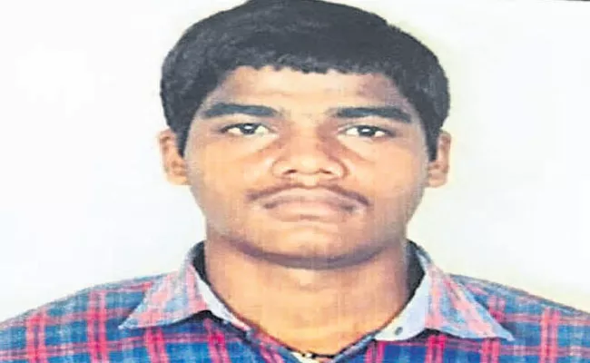 Young Man Committed To Last Breath By Falling Off Train - Sakshi