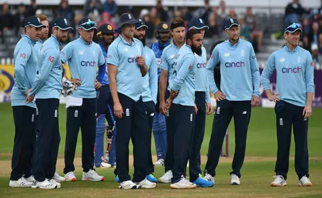 Eng Vs Pak: 3 England Players And 4 Staff Members Test  Corona Positive - Sakshi