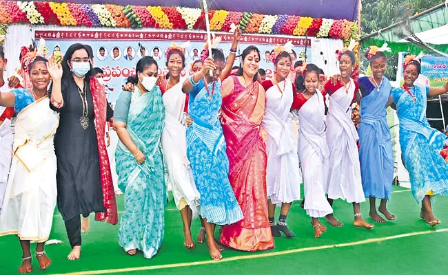 Andhra Pradesh Government Good In Tribal welfare - Sakshi