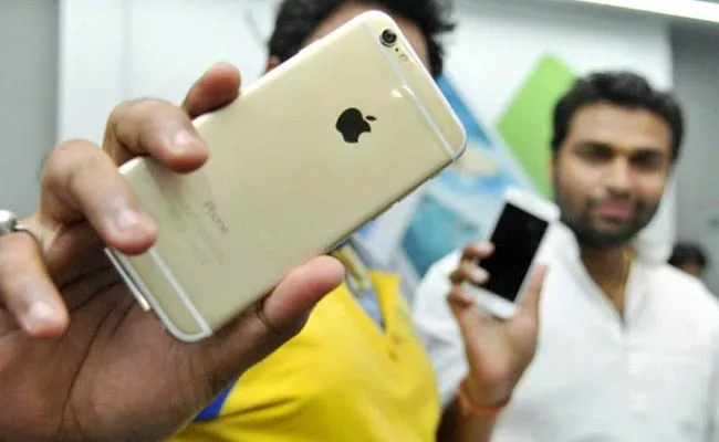 ​Apple Users In India Asks To Update Devices Immediately - Sakshi