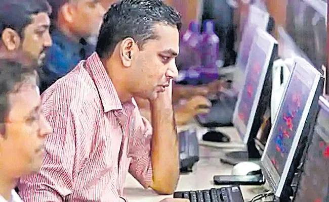 Sensex ends 163 pts down, Nifty below 16,712points - Sakshi
