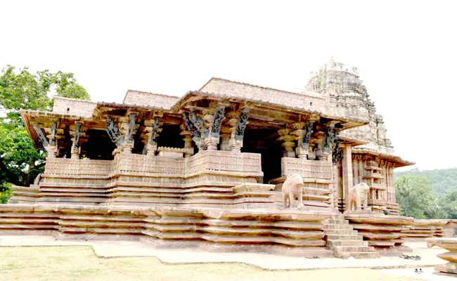 Realtors Eyeing On Ramappa temple Peripheral Lands And Land Rates Touching The Sky - Sakshi