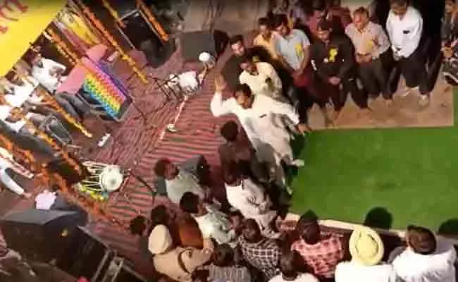 Viral Video: Punjab Congress Mla Slaps Man Who Asks Development Constituency - Sakshi