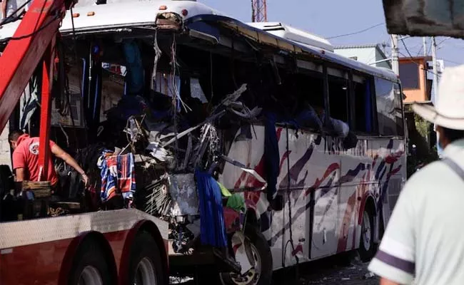 Massive Bus Accident In Mexico: 19 Killed And 32 Wounded In Road Incident - Sakshi