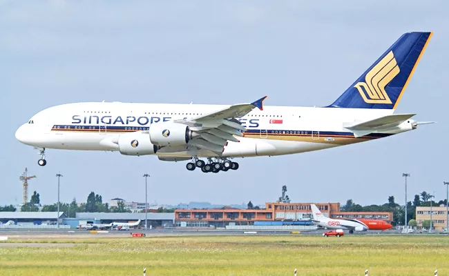 Singapore Airlines Will Relaunch AirBus A380 Service - Sakshi