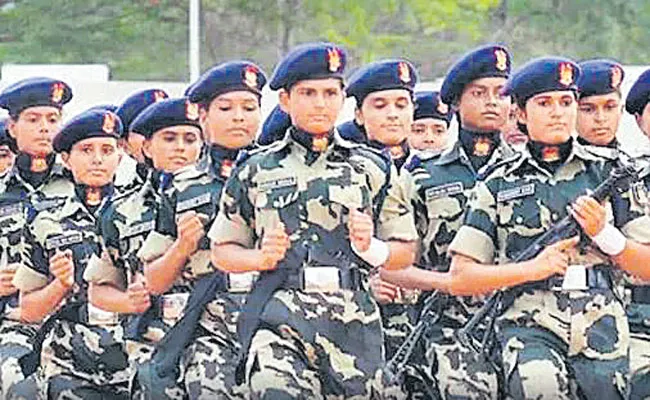 CRPF women commandos to protect top politicians - Sakshi