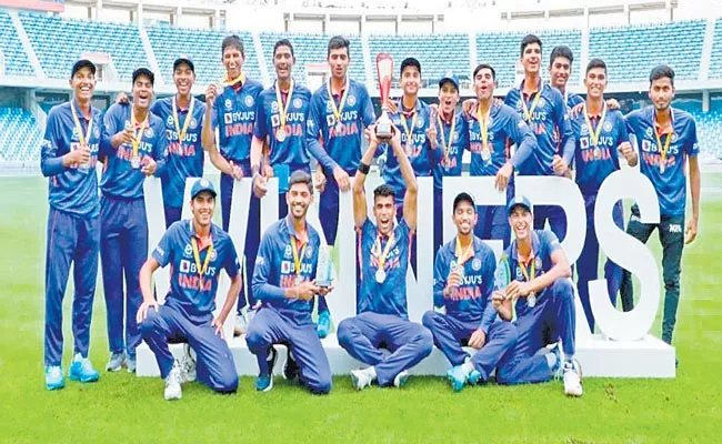 India Beat Sri Lanka To Win U19 Asia Cup - Sakshi