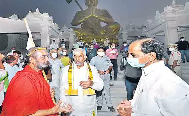 KCR Meets Chinna Jeeyar Swamy Discuss Arrangements Reopening Yadadri Temple - Sakshi