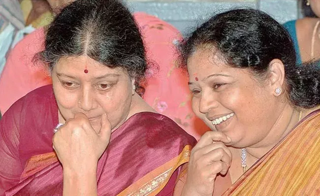 Court Sends Summons To Sasikala And Ilavarasi At Tamil Nadu - Sakshi