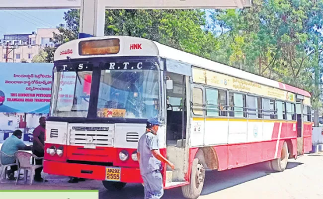 Fuel Price Hike: TSRTC Plans To Buy Diesel From Private Fuel Stations - Sakshi