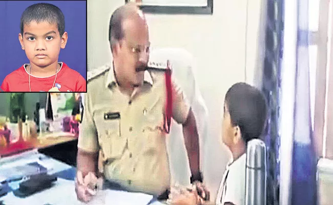 UKG Student Came To Police Station For Complaint In Chittoor - Sakshi