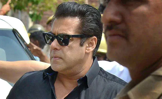 Salman Khan Gets Court Notice For Misbehaving With Journalist - Sakshi