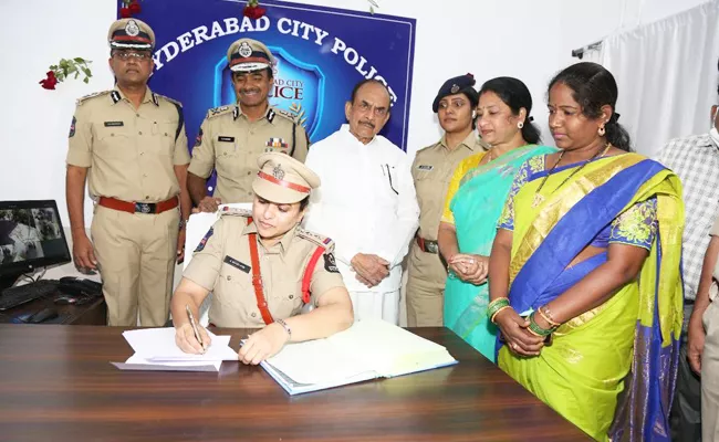 Hyderabad First Woman SHO For Law And order In Lalaguda Police Station in - Sakshi