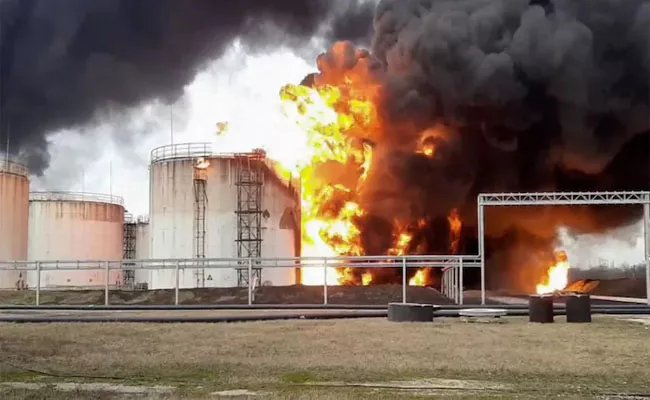 Russian Oil Depot Near The Ukraine Border Caught Fire - Sakshi