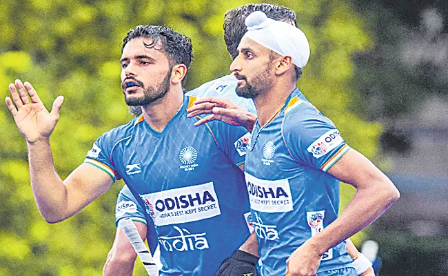 Mens FIH Pro League: India go top with shootout win over England - Sakshi