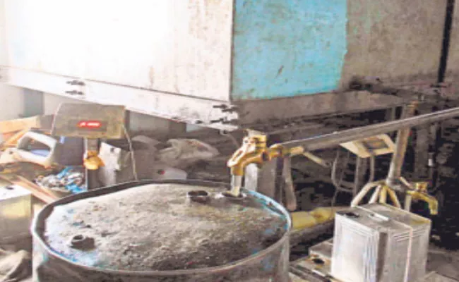 Karimnagar: Food Safety Officers Not Checking Properly Products - Sakshi