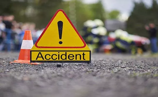 Road Accident: Lorry Collided With Bike 1 Died In Madanapalle - Sakshi
