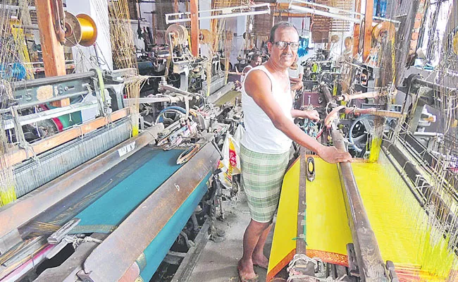 Sircilla Weavers Success Stories: Lace Fringe Cotton Sarees Own Marketing - Sakshi