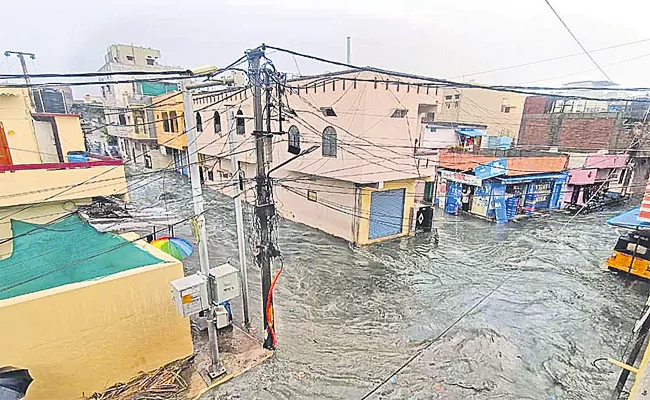 Not Complete To SNDP Works, Hyderabad Stares At Yet Another Deluge - Sakshi