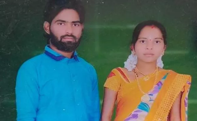 Husband Assassinated His Wife in Kalyandurg - Sakshi