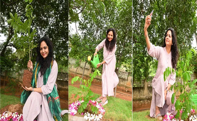 Singer Sunitha Joins Green India Challenge - Sakshi