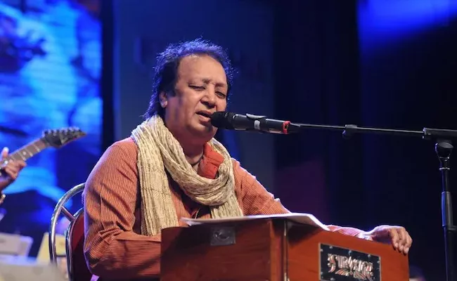 Ghazal Singer Bhupinder Singh Passed Away - Sakshi