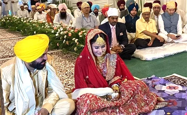 Punjab CM Bhagwant Mann Married Dr Gurpreet Kaur - Sakshi