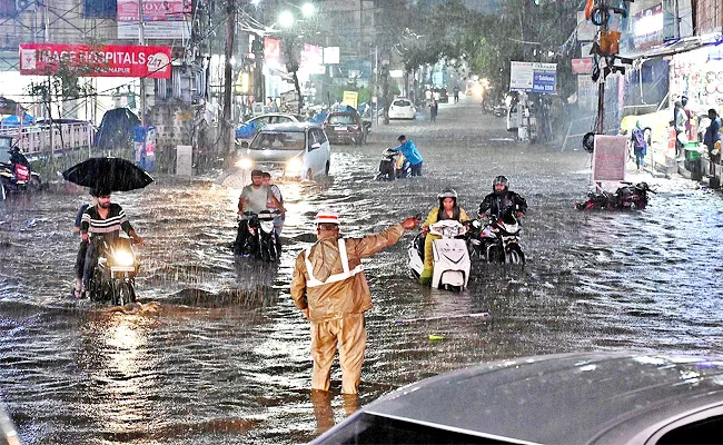 Moderate To Heavy Rains In Telangana - Sakshi