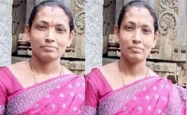 Female Constable Killed By Her Brother At Karnataka Huliyar - Sakshi