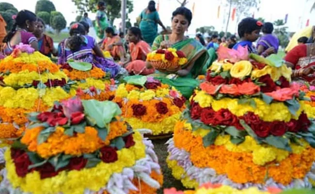 What Is Bathukamma And How It Celebrate Telangana Women In telugu - Sakshi