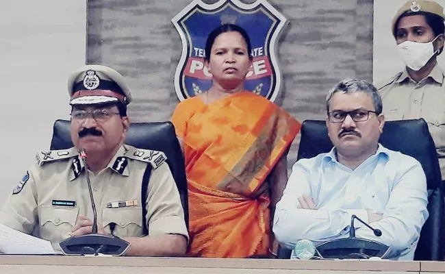 Big shock for Telangana Maoist party Surrender of Ramanna wife - Sakshi