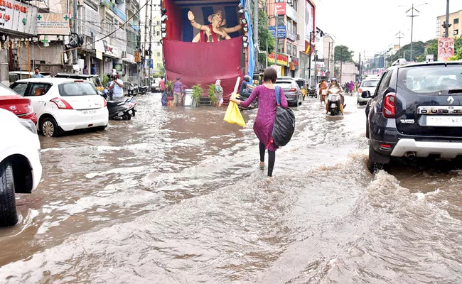 Telangana: Heavy Rains Hits Again Hyderabad and Few Districts - Sakshi