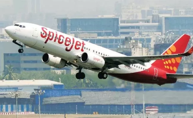 SpiceJet flight cabin fills Smoke crew tells flyers to pray for god - Sakshi