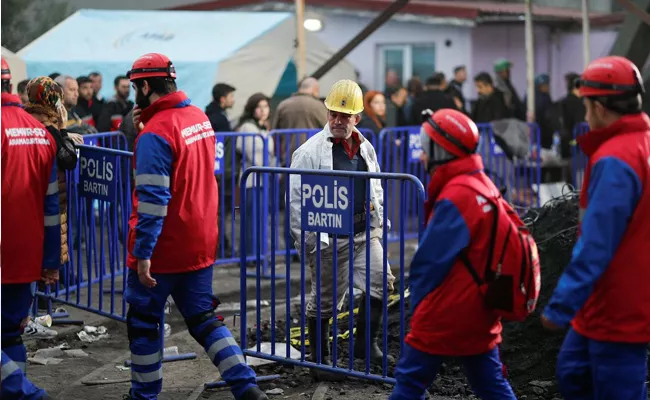 Turkish Coal Mine Blast Kills 40 Leaves Many Trapped - Sakshi