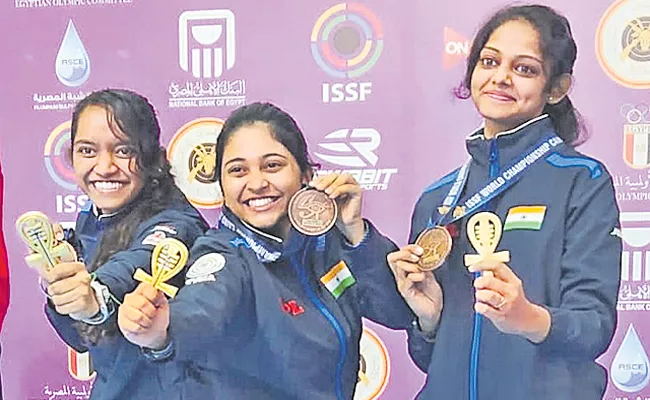 India Won Two Medals World Shooting Championship - Sakshi