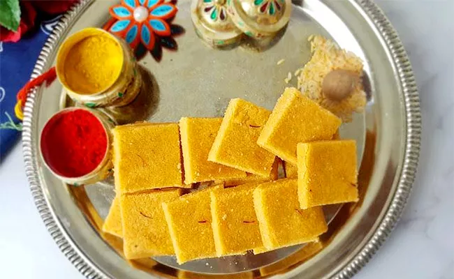 Diwali 2022: Kova Rava Burfi Sweet Recipe In Telugu - Sakshi