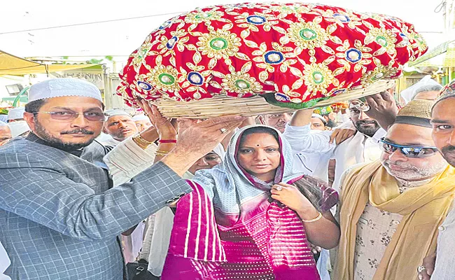 TRS Leader Kalvakuntla Kavitha Visits Ajmer Sharif Dargah In Rajasthan - Sakshi