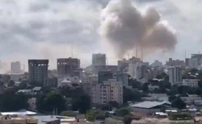 Car bombs in Mogadishu, kill peoples - Sakshi