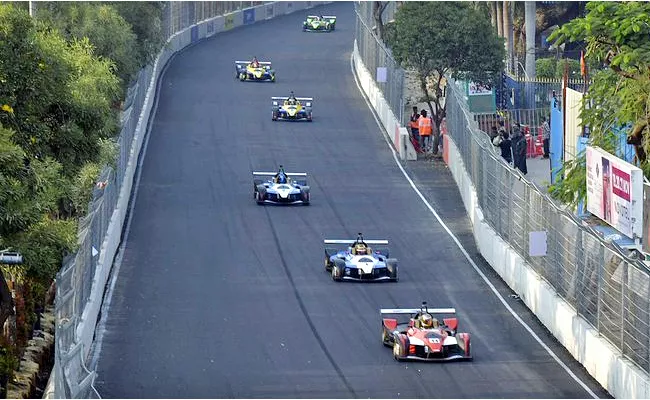 Indian Car Racing Day-1 Ends With Only Practice Session Hyderabad - Sakshi