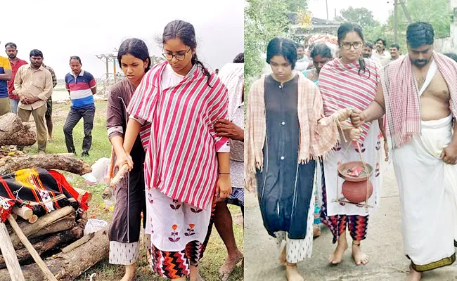 Daughters Perform Last Rites Of Their Father In Nellore - Sakshi