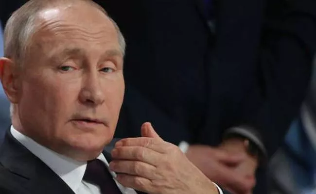 Russia President Putin Falls Down Stairs Amid Declining Health - Sakshi